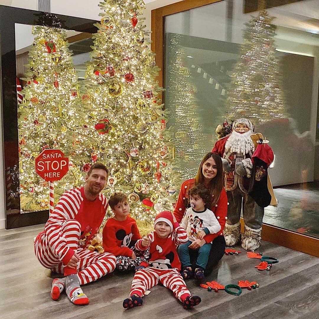 THE BEST 10 CHRISTMAS HASHTAGS ON INSTAGRAM FOR DECEMBER 2024