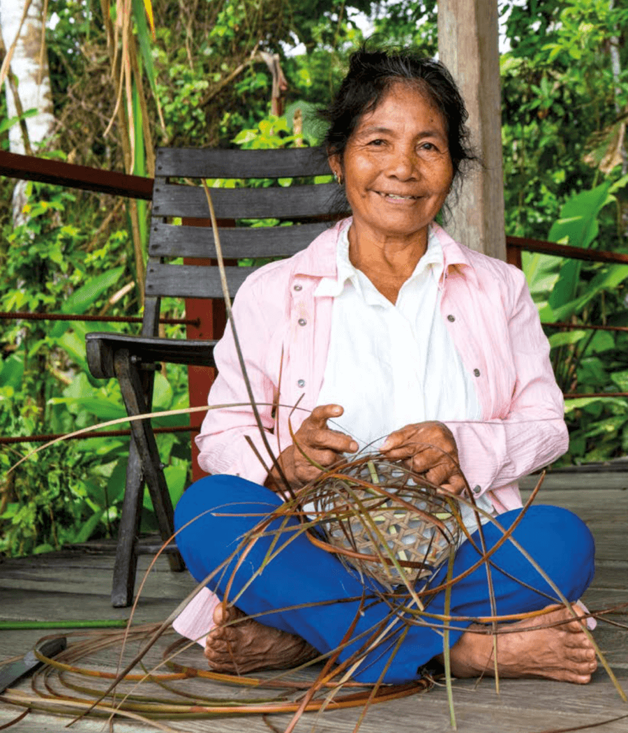 Colombian Indigenous woman Amazon Leticia natural basket weaving