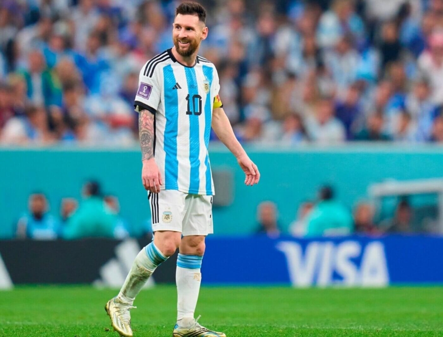 Lionel Messi Argentina wallpaper photo smiling Croatia semifinal FIFA World Cup 2022