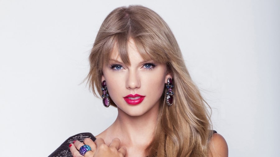 Taylor Swift wallpaper HD portrait 900 x 506 pixels laptop