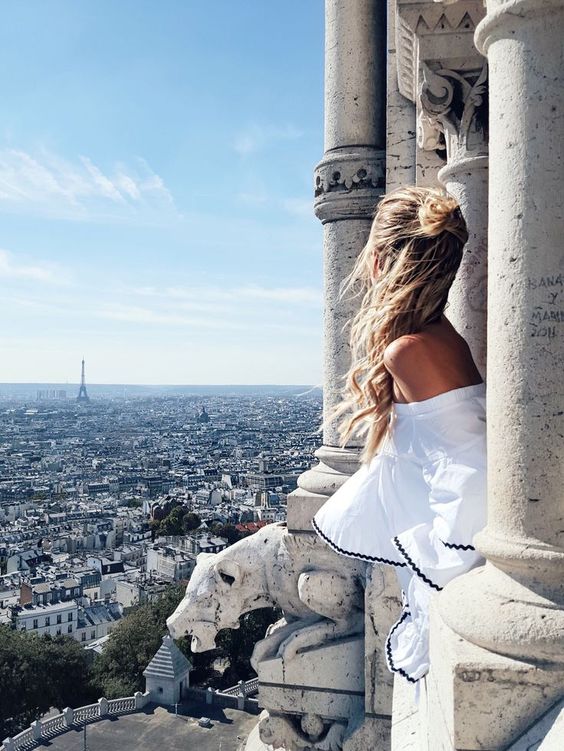 behind angle back perspective creative photography idea example blond girl white eiffel tower paris france