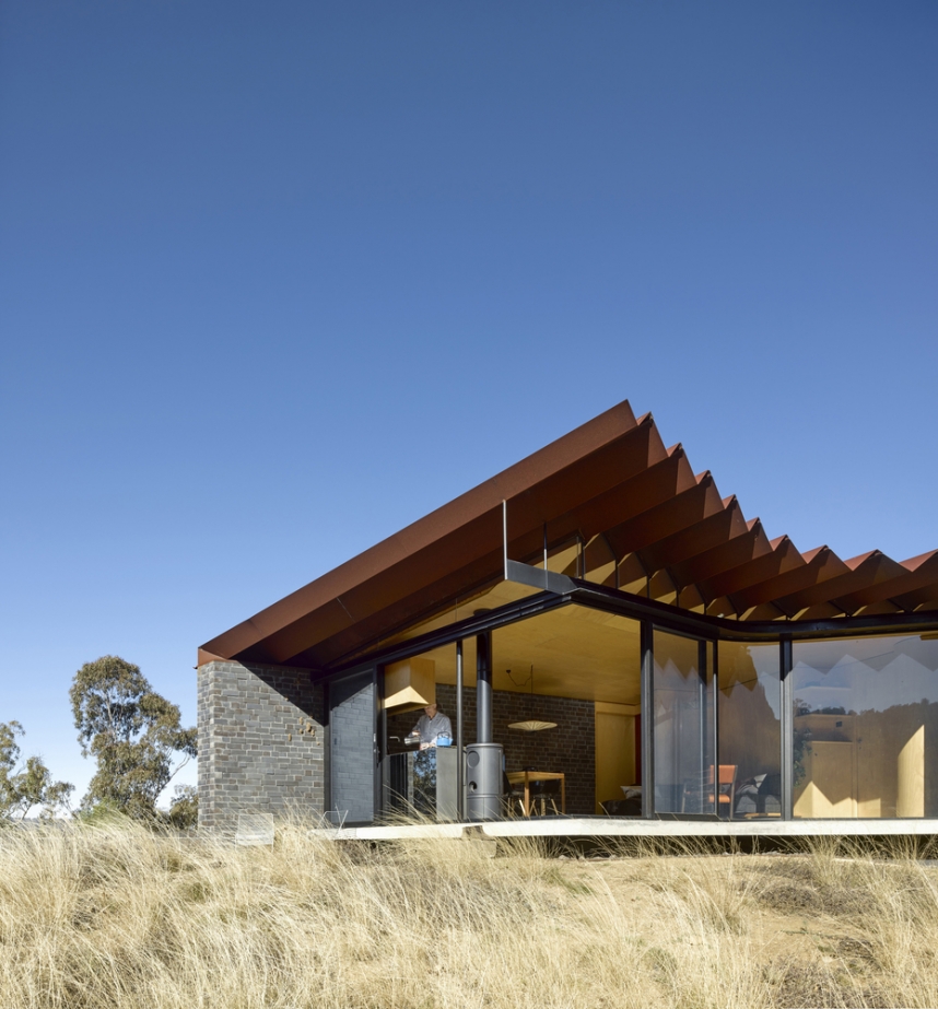 bushfire resistant roof Bellbird Retreat House Steendijk Killarney gold coast hinterland queensland australia